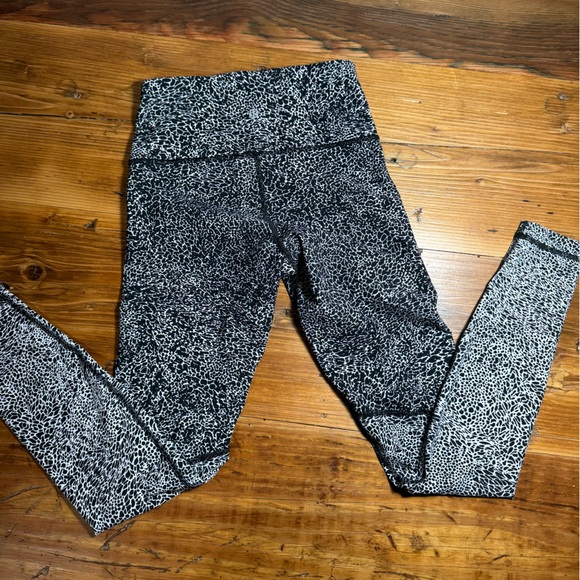 Lululemon Wunder Under High-Rise Full-On Luxtreme 28" White Black Legging 4 - Picture 9 of 9